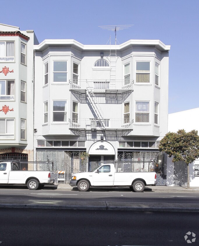 Building Photo - 684-688 Guerrero St