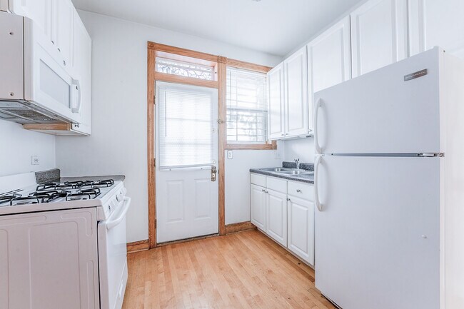 Foto del edificio - 4346 N Winchester Ave
