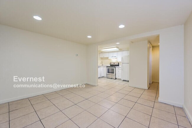 Foto del edificio - 2513 S Broadway