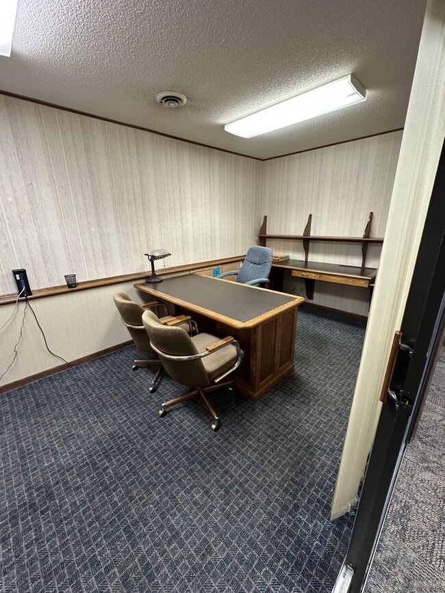 Foto del edificio - 121 W Lincoln Ave