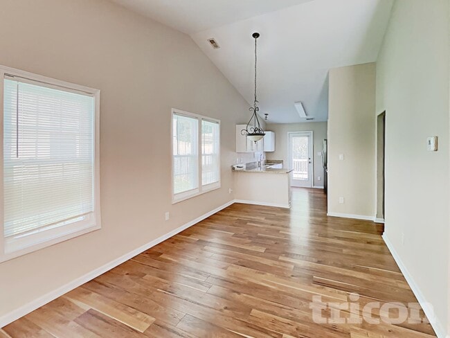 Building Photo - 2013 Kansas City Dr