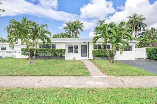 Foto del edificio - 21230 NE 24th Ct
