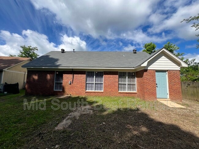 Photo - 4642 Pembine Dr House