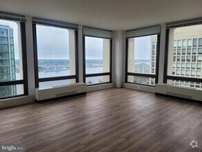 Building Photo - 200 Locust St