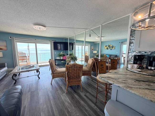 Foto del edificio - 8743 Thomas Dr