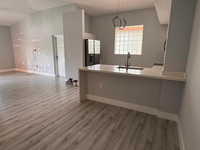 Building Photo - 6936 SW 39th St