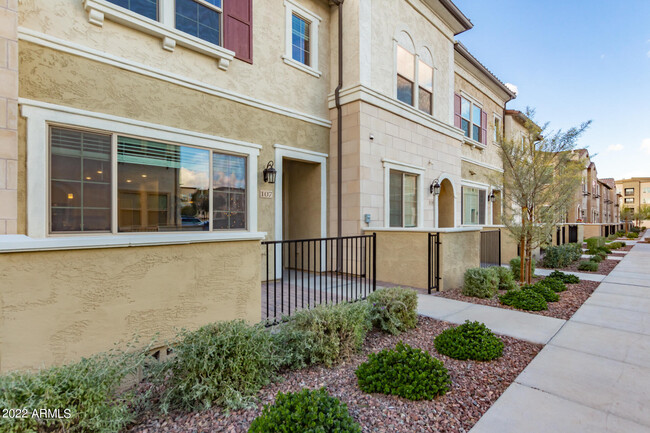 Building Photo - 2661 S Sulley Dr