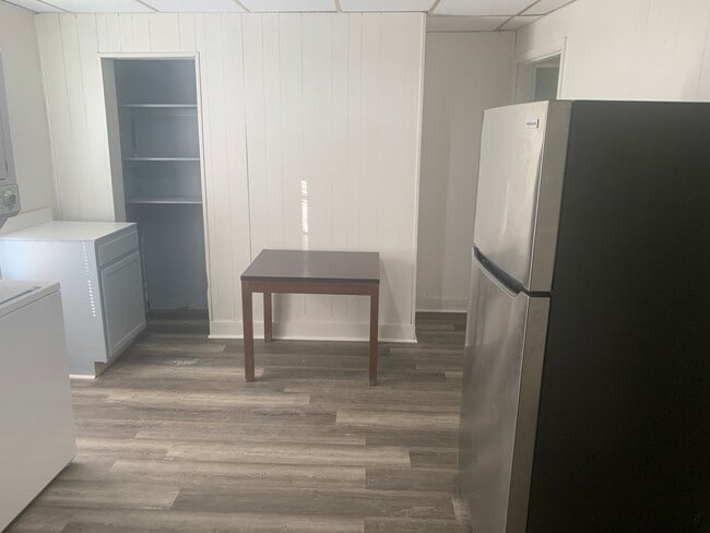 Building Photo - 3 Bedroom Apartment in the East End of Yor...