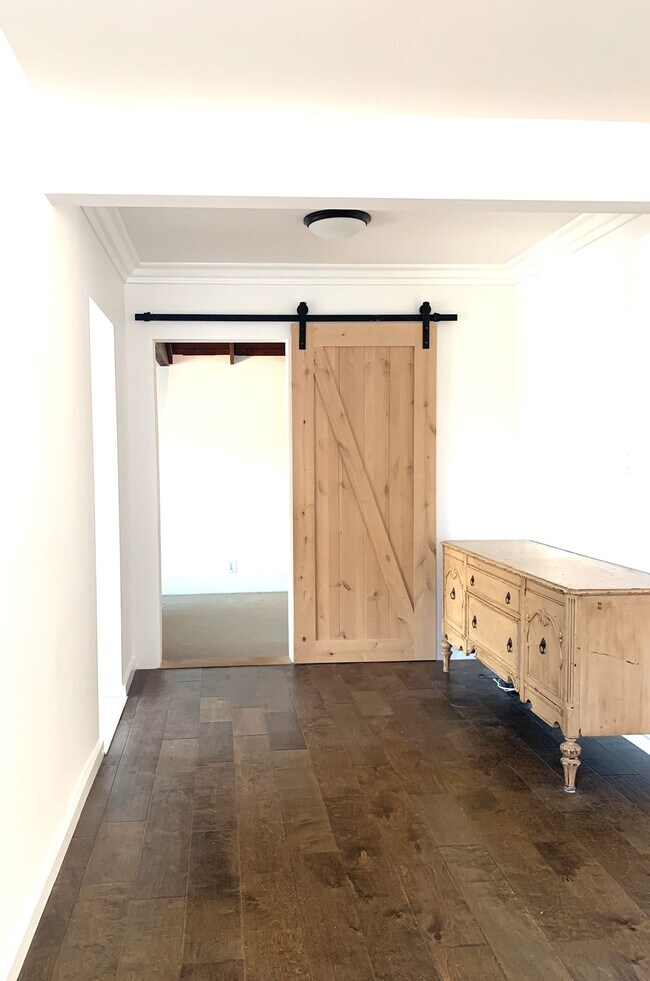 Foto del edificio - 4674 W 131st St