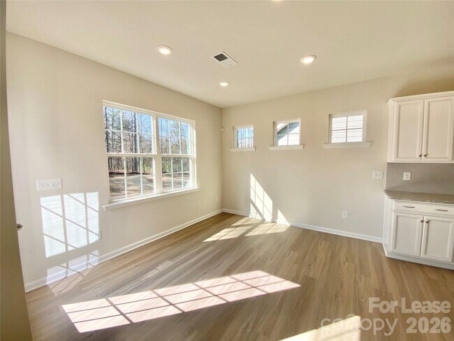 Building Photo - 1016 Whipcord Dr