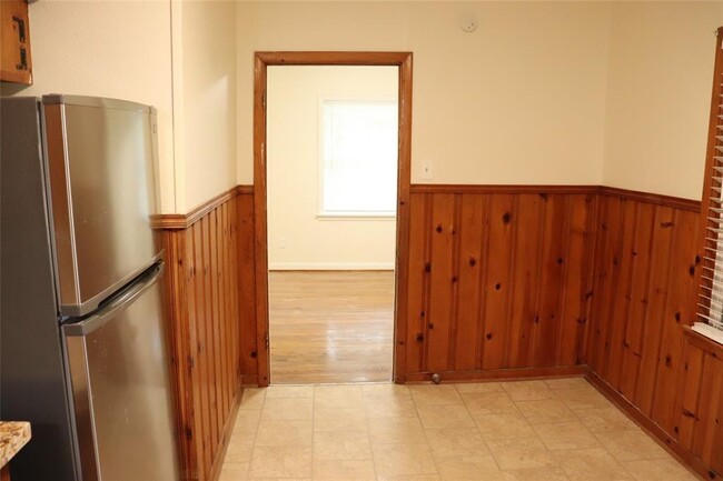 Foto del edificio - 1317 Highland Dr