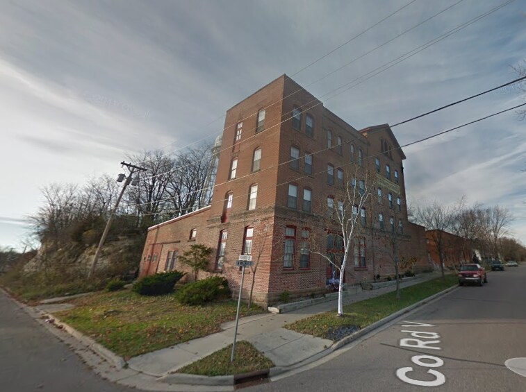 Building Photo - 401 N Walnut St