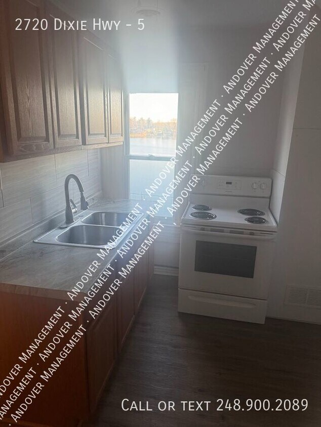 Primary Photo - Silver Lake - 2 bed lake view apartment