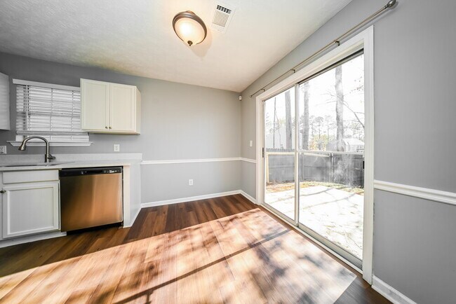 Foto del edificio - 1681 Graystone Dr