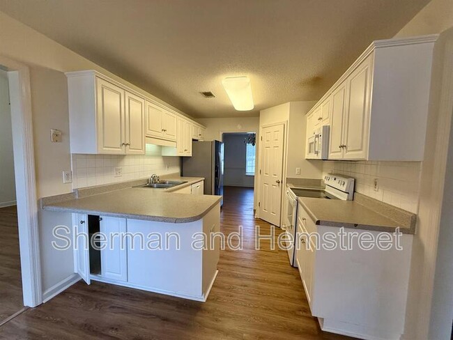 Building Photo - 3026 Manchester Dr