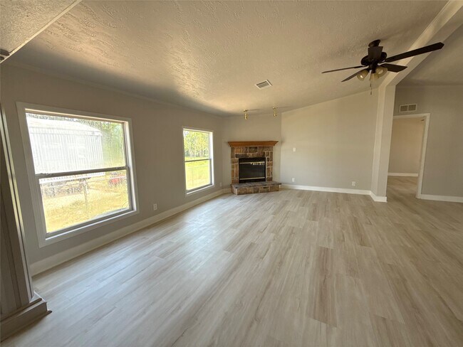 Foto del edificio - 3460 County Rd 5018