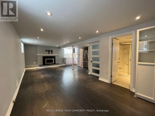Building Photo - 32 Castor Crescent
