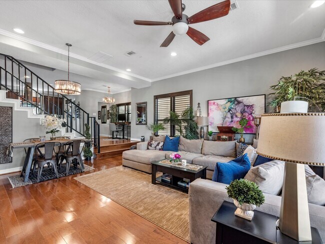 Foto del edificio - 905 Garden Oaks Terrace