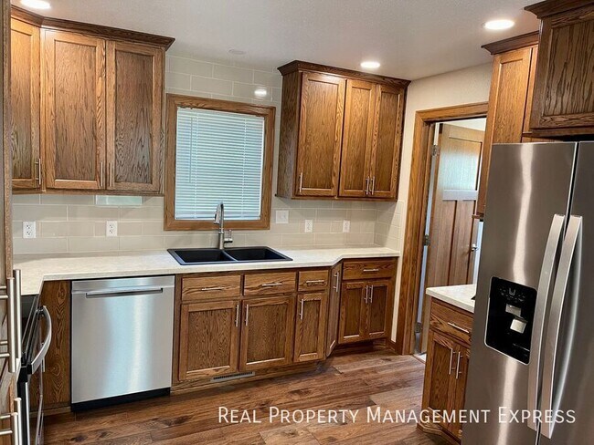 Foto del edificio - 3 Bedroom 1 Bathroom Home For Rent In Sioux Falls