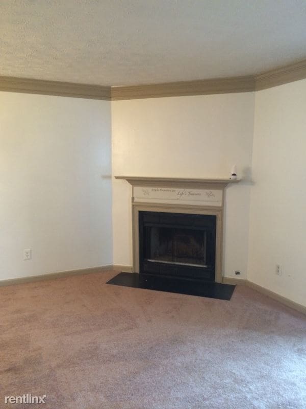 Building Photo - 2 br, 2.5 bath Townhome - 2047 Charter Ln