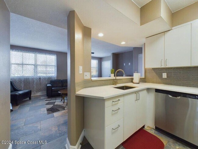 Foto del edificio - 8401 N Atlantic Ave