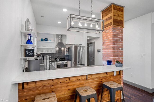 Foto del edificio - 1 br, 1 bath House - 1820 McCullough Ave A...