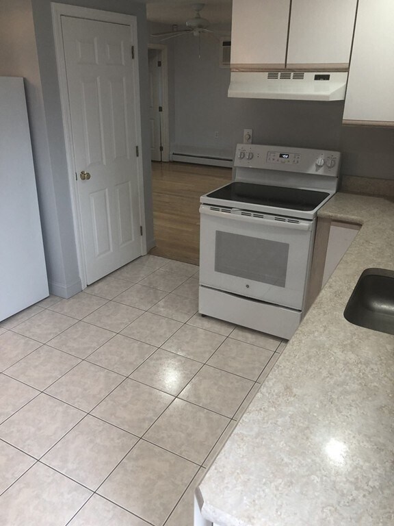 Building Photo - 18 Belmont Park