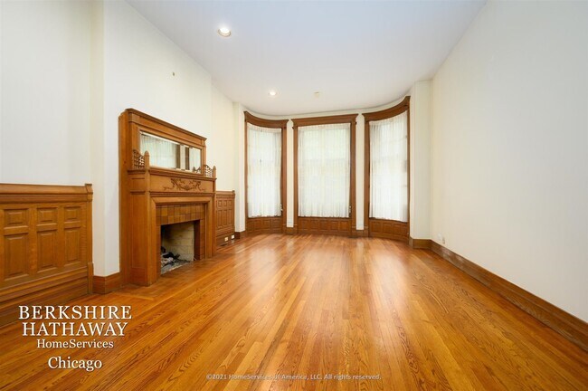 Foto del edificio - 23 E Division St