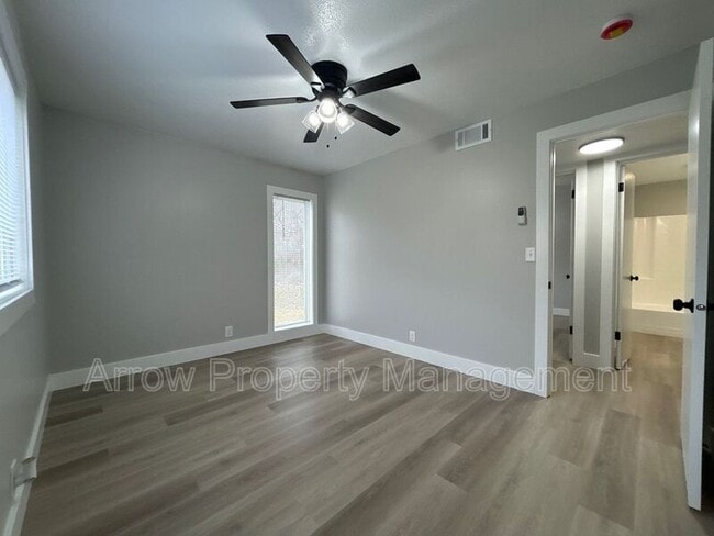 Building Photo - 1010 N 16th St