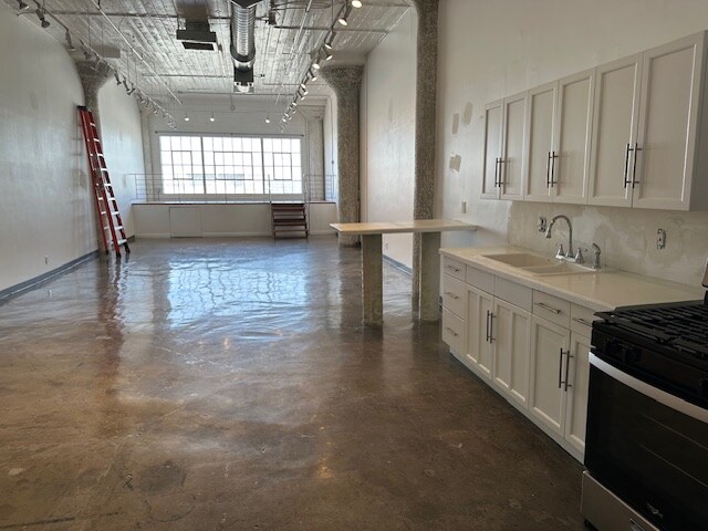 Foto del edificio - 1308 Factory Pl