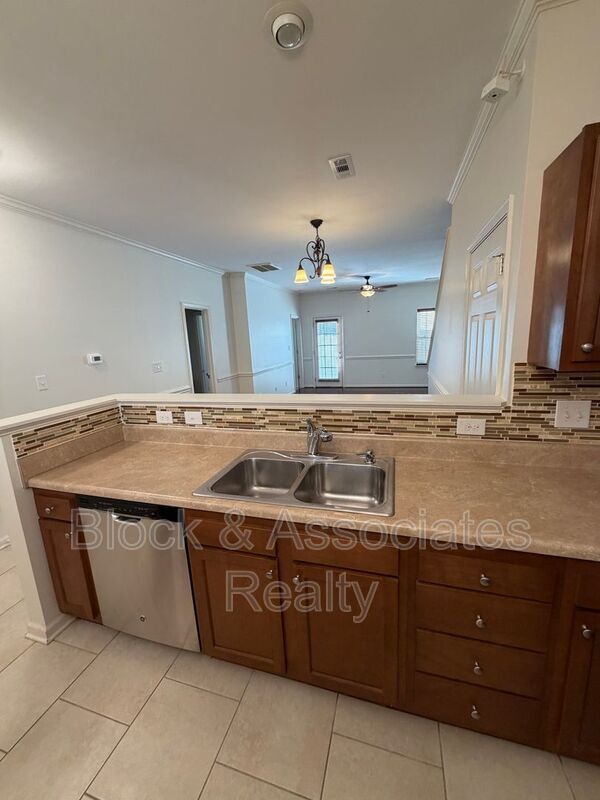 Foto del edificio - 832 Central Park Ave