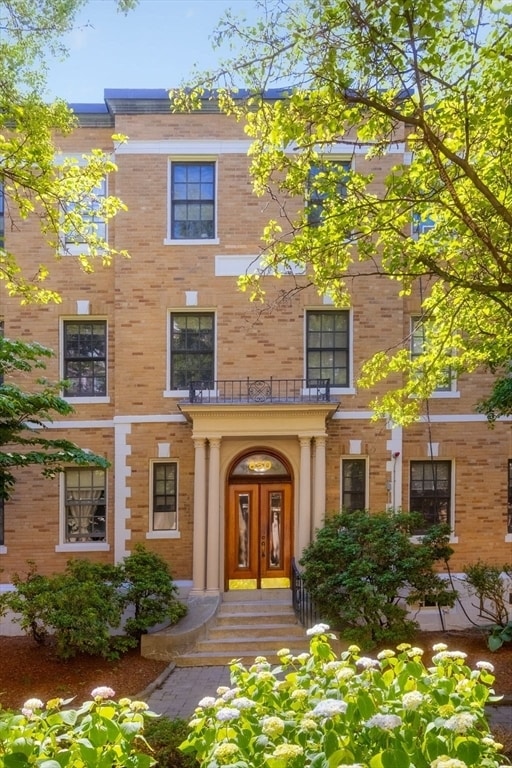 Building Photo - 850 Massachusetts Ave