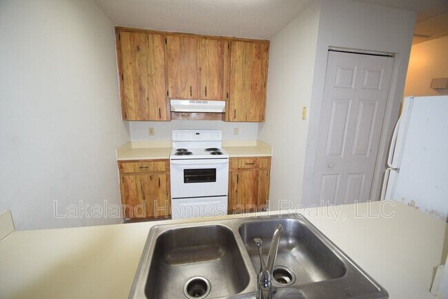 Building Photo - 6056 Hilltop Ln W