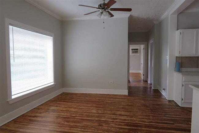 Building Photo - 4741 Park Dr