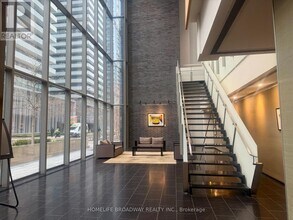 Building Photo - 33 Charles St E