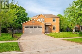 Building Photo - 77 Birchway Pl