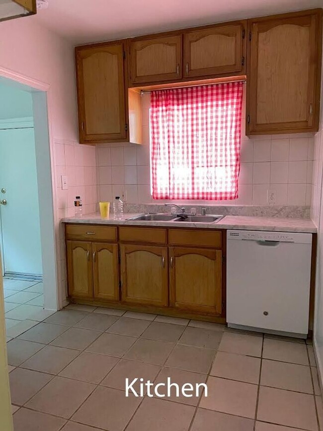 Super cute remodel unit 2 bedrooms, 1 bath... photo'