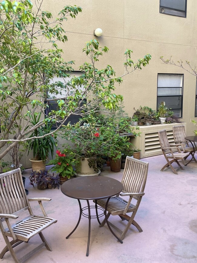 Foto del edificio - Peachtree Inn - Fully furnished units!