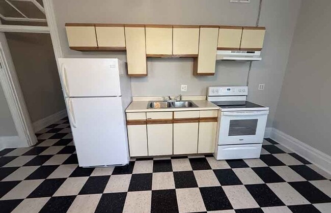 Interior Photo - 2215 Ohio Ave