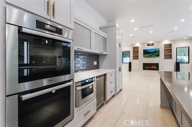 Foto del edificio - 5017 Hesperia Ave