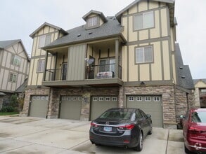 Building Photo - 7919 NE Rockne Way
