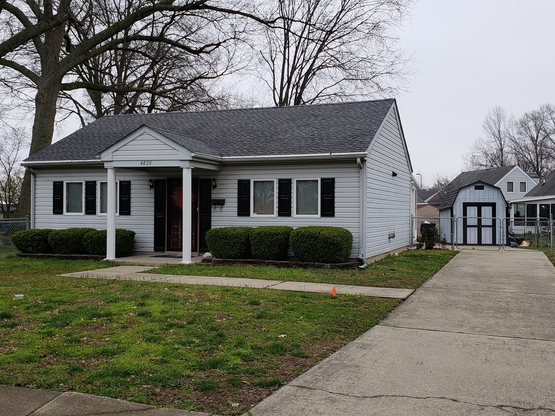 Foto principal - Adorable 2 Bedroom Home near Southern Parkway