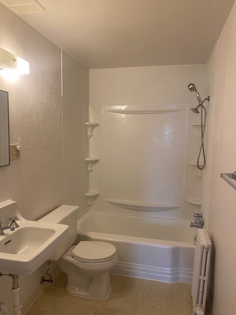 Bathroom - 718 Beaumont Ave