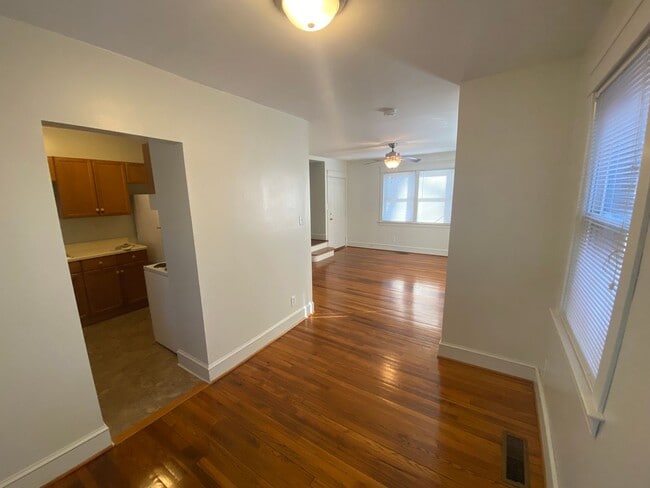 Building Photo - Perfect Floorplan! Walltown Duplex with Fenced Yd