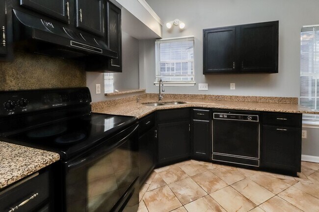 Foto del edificio - 3606 Briarthorne Dr