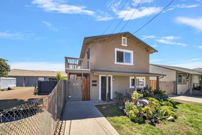Building Photo - Charming Duplex in Historic Old Town Suisu...