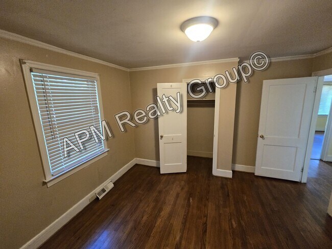 Foto del edificio - Spacious two bedroom house off Two Notch