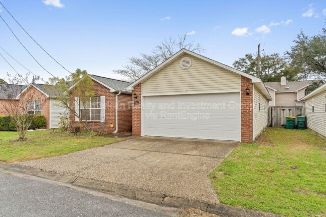 Building Photo - 911 Lauderhill Ln