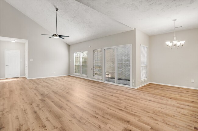 Foto del edificio - 9424 Bassoon Dr