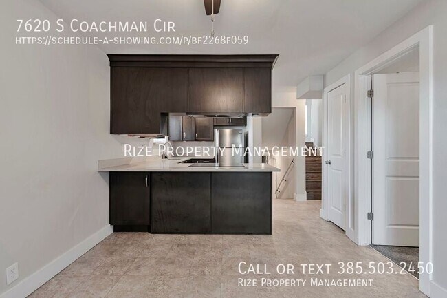 Building Photo - 7620 Coachman Cir
